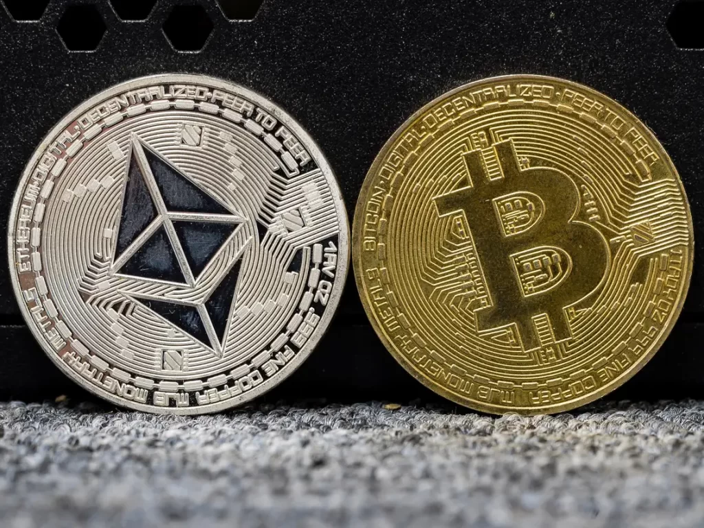 البيتكوين والإيثر