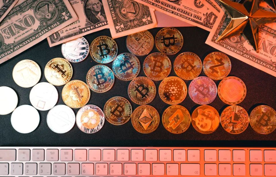 شركة ConsenSys صانعة محفظة العملات المشفرة الشهيرة القائمة متصفح تغريدات يتم تداولها بمعلومات دقيقة شروط خدمة ConsenSys مؤكدة للسجل MetaMask الضرائب لن يقوم